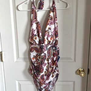 Hilor Size 8- multi color- never worn